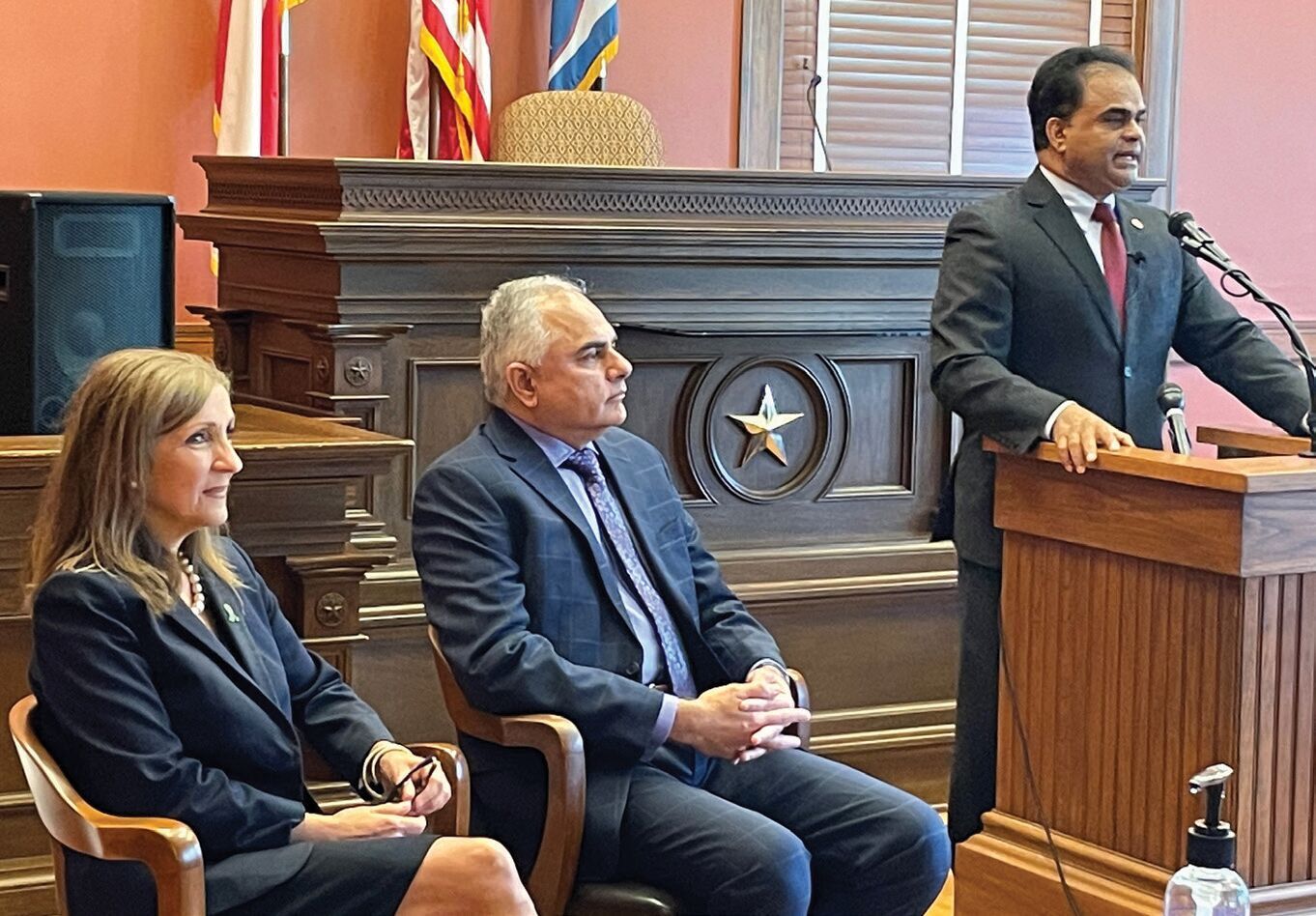 County judges recognizes mental health leaders